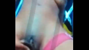 Играть Роуз Гарсия скачет на шоколадном дилдо в стрип-чате, как только дешевая шлюха может сделать это за 5 долларов