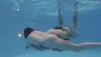 play Marfa touches emerald ocean babe in the pool