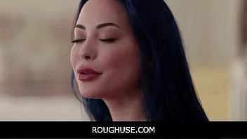 تشغيل Roughuse -yoga milf يشارك في أخبار freeuse- caitlin bell ، eve marlow
