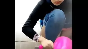 Oynat Ngintip pipis karyawati cantik indomaret bit.ly/thishd