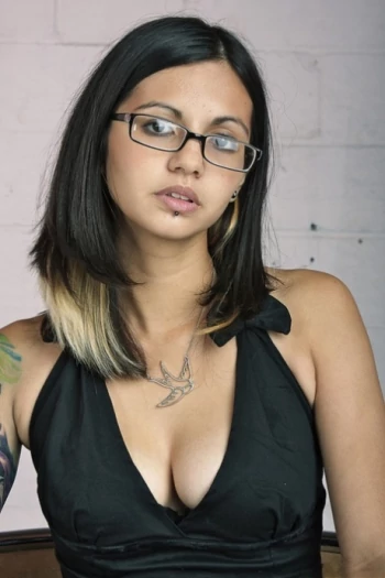 قناة Holly D