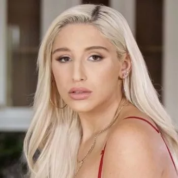 色情明星 Abella Danger
