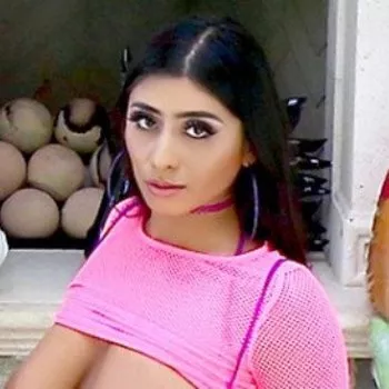 قناة Ella Knox